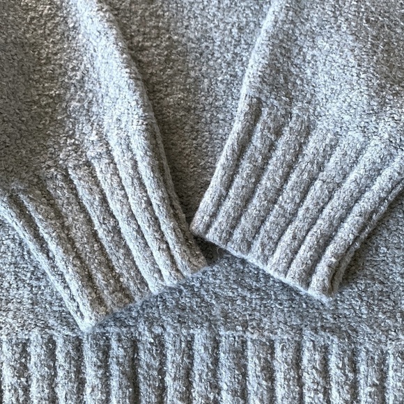 OLD NAVY Cozy Oversized Pullover Boucle Crew Neck Sweater - Light Grey Heather - Picture 8 of 12